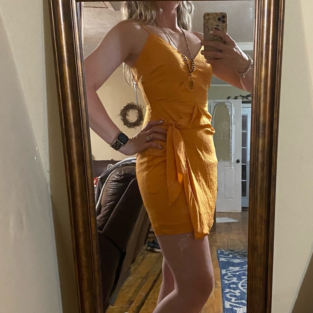 Guess Mini Dress Size 6 NWT! Animal print Golden Yellow Side Tie Homecoming